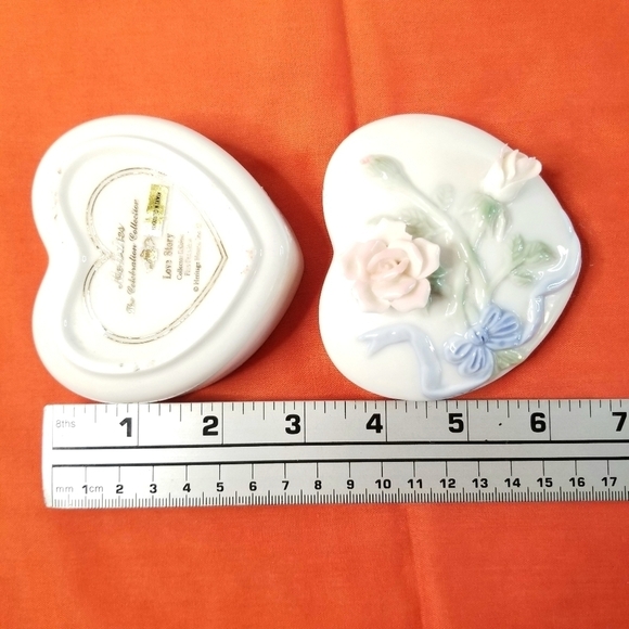 Heritage House Heart 3D Floral Fine Porcelain Music Box Trinket - Picture 7 of 12